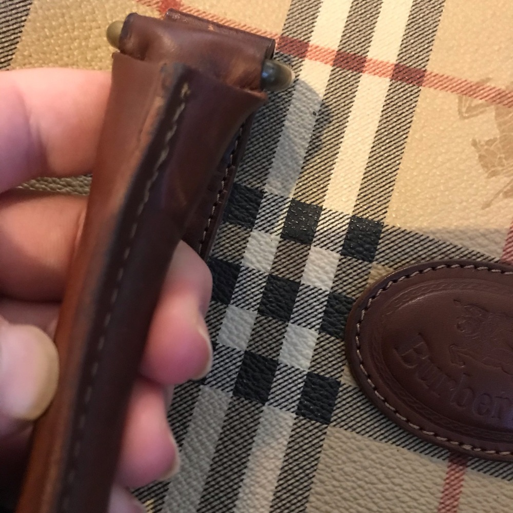 Burberry purse - Picture 7 of 14